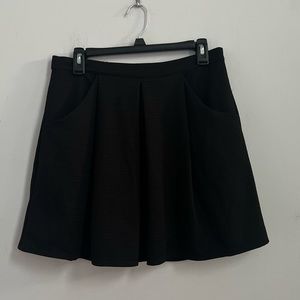 AQUA black textured pleated skirt w/ pockets